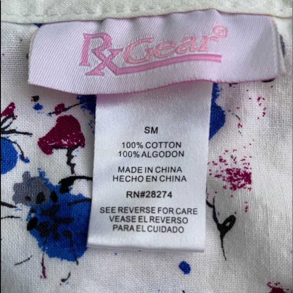 Top delicate pattern scrub - Picture 3 of 3